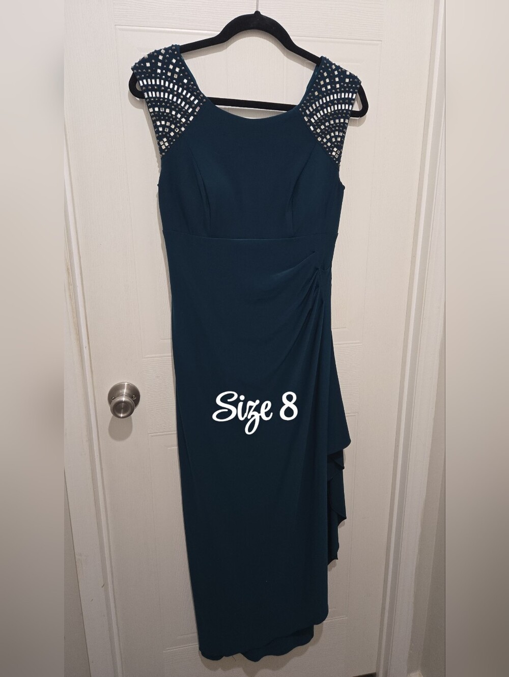 Elegant Teal Cap-Sleeve Evening Dress with Embellished Shoulders